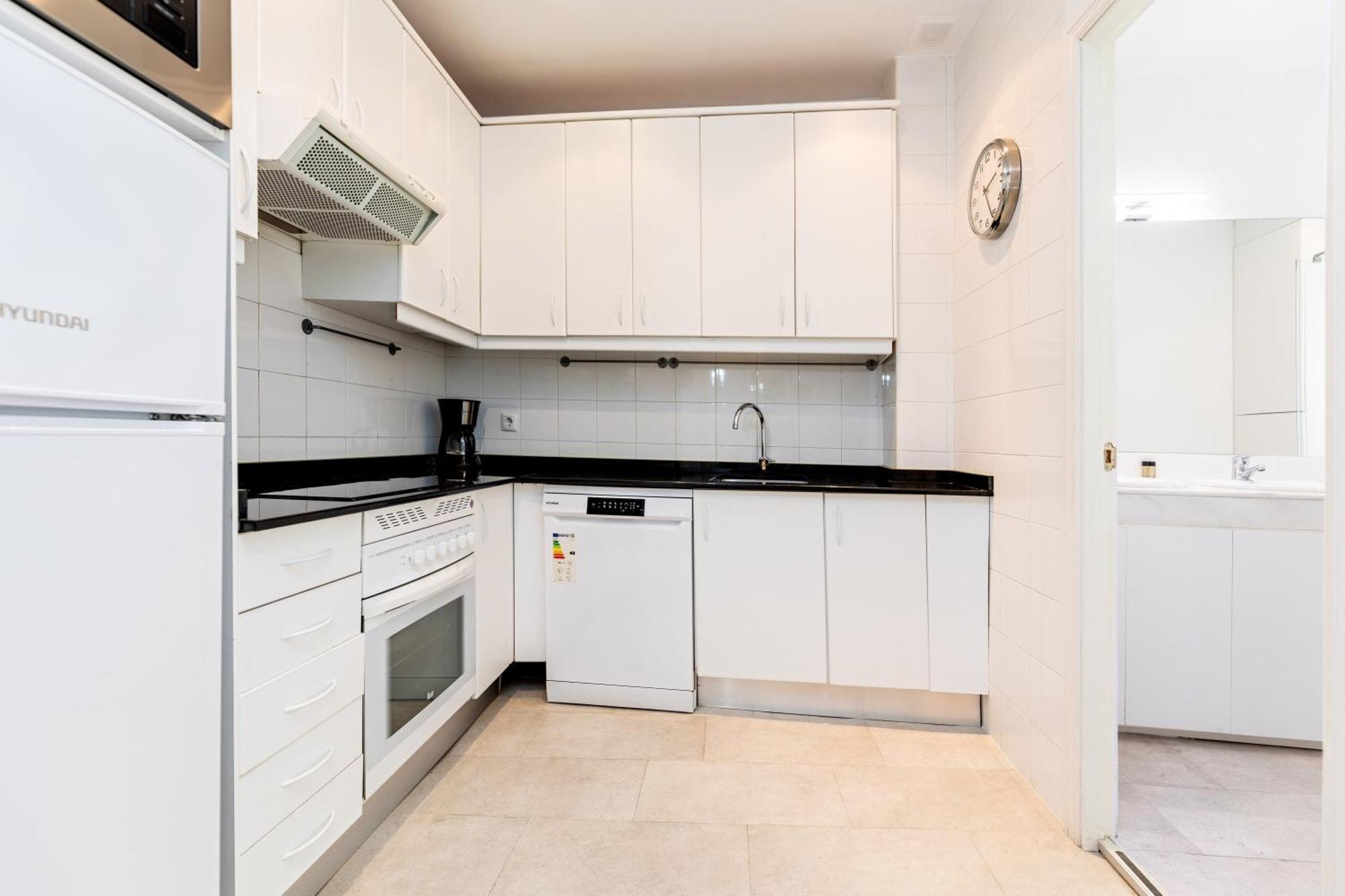 Apartment Montaber - La Paz Market Madrid
